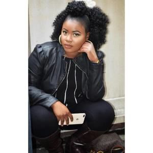 Meet your Posher, Carla